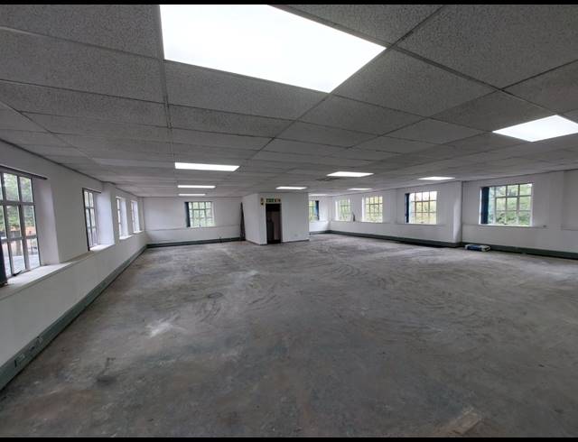 199M² OFFICE TO LET IN BRYANSTON